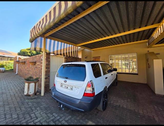 2 BEDROOM TOWNHOUSE FOR SALE IN RANDPOORT